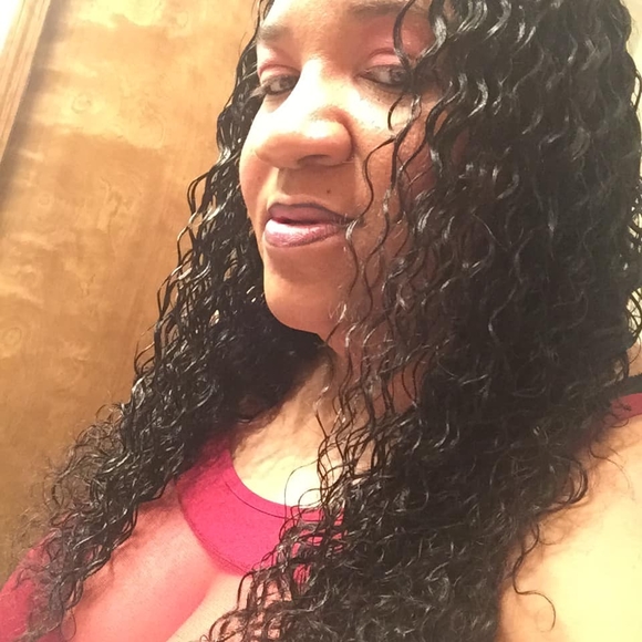 Meet your Posher, Katina - Picture 1 of 1